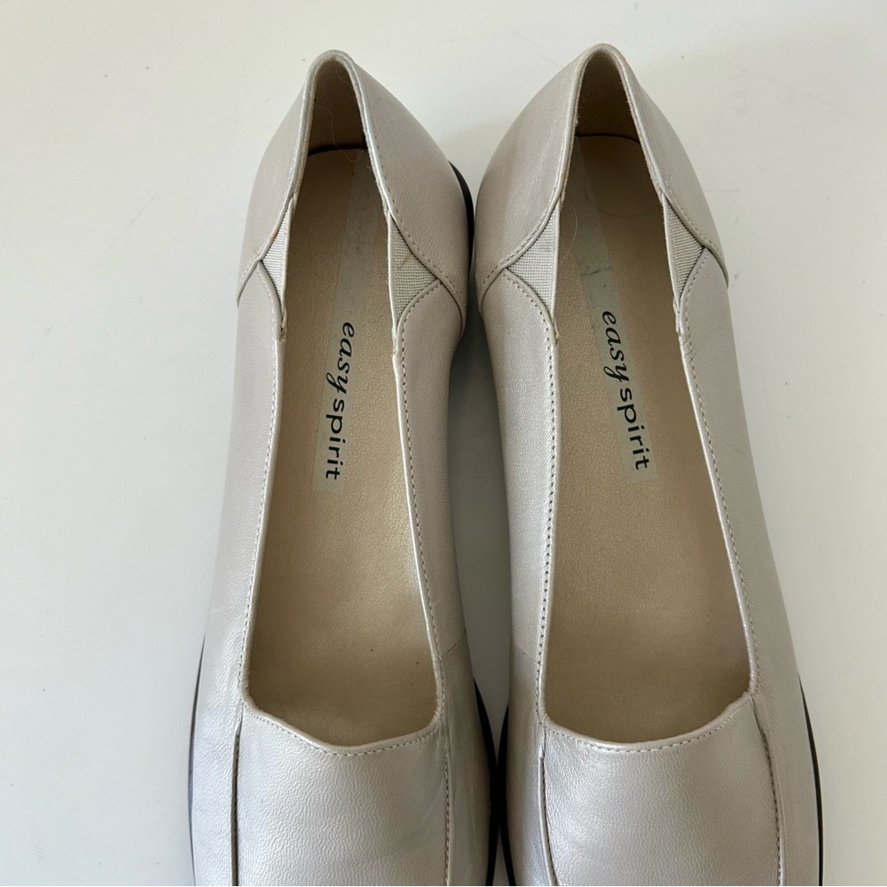 NWOT - Silver, Leather Flats Loafers Easy Spirit, women’s size 8.5 A (narrow) - Picture 5 of 8
